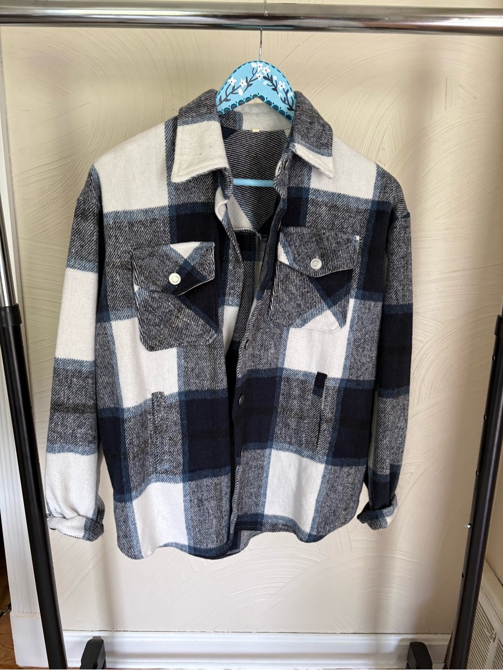 Womens Plaid Snap-Front Shacket Jacket in Navy & Gray